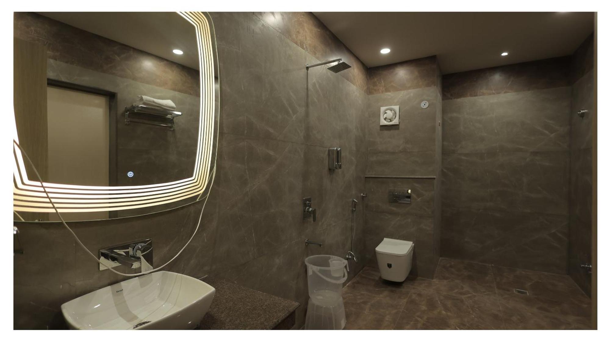 The Riverside Inn Vidisha Exterior photo