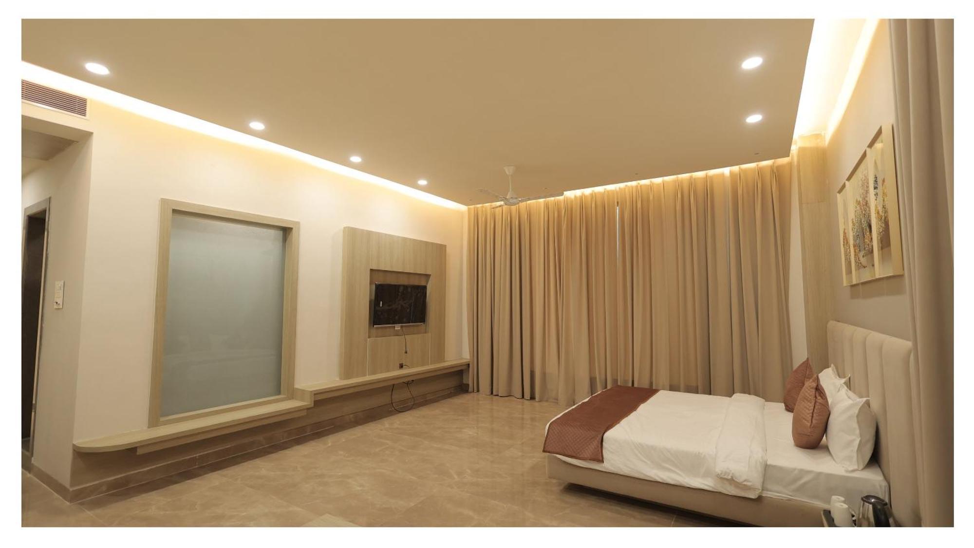 The Riverside Inn Vidisha Exterior photo